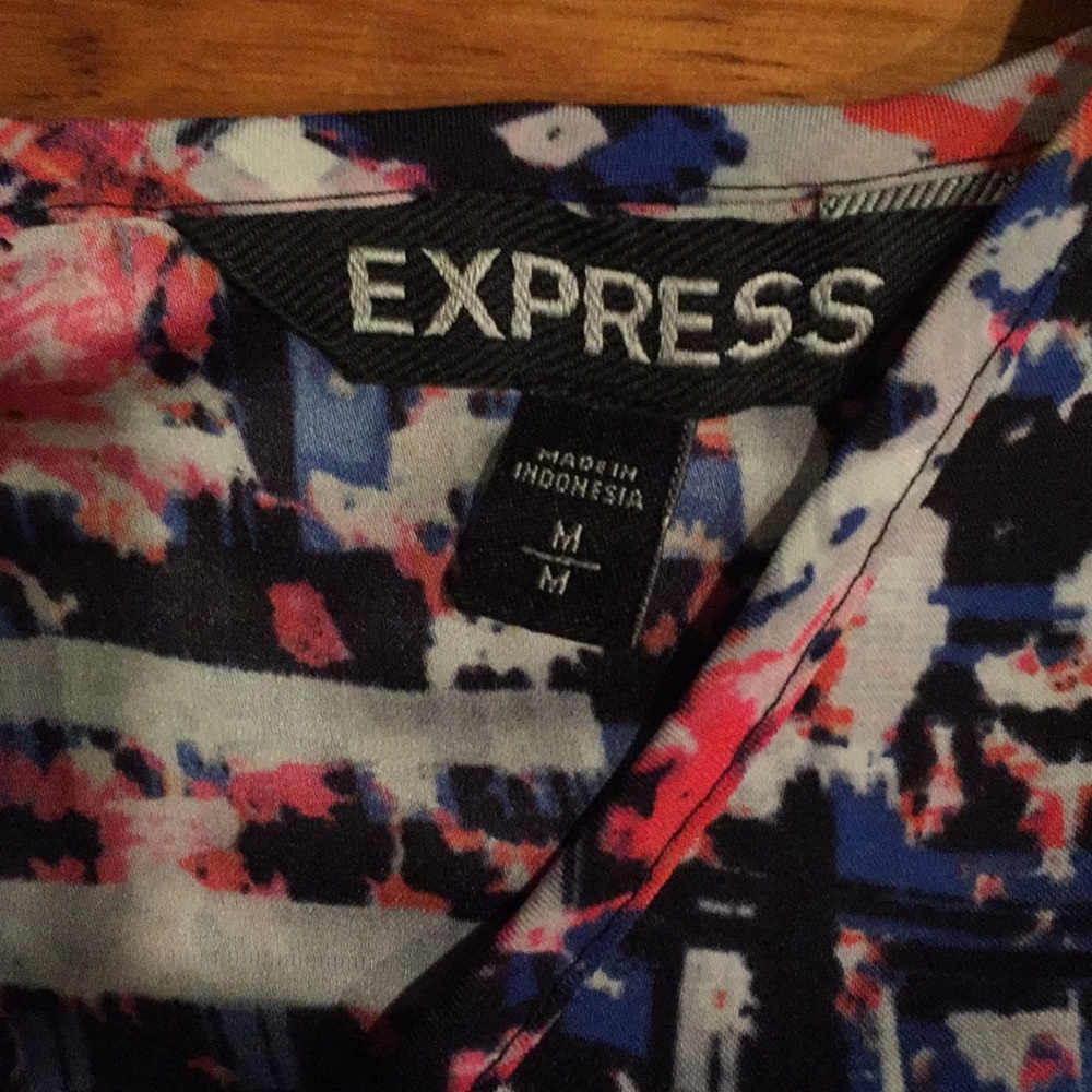 Express Silky Top - Picture 2 of 3